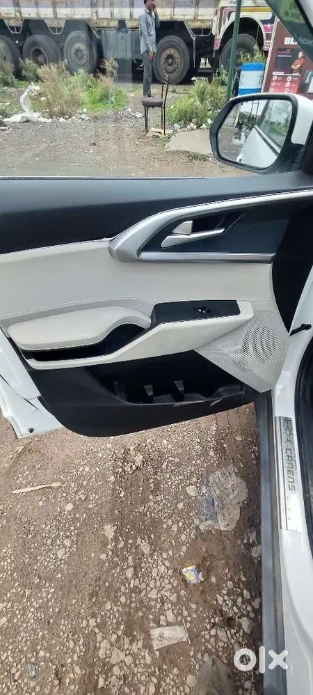 Kia Carens 1.5 Petrol Premium 2023