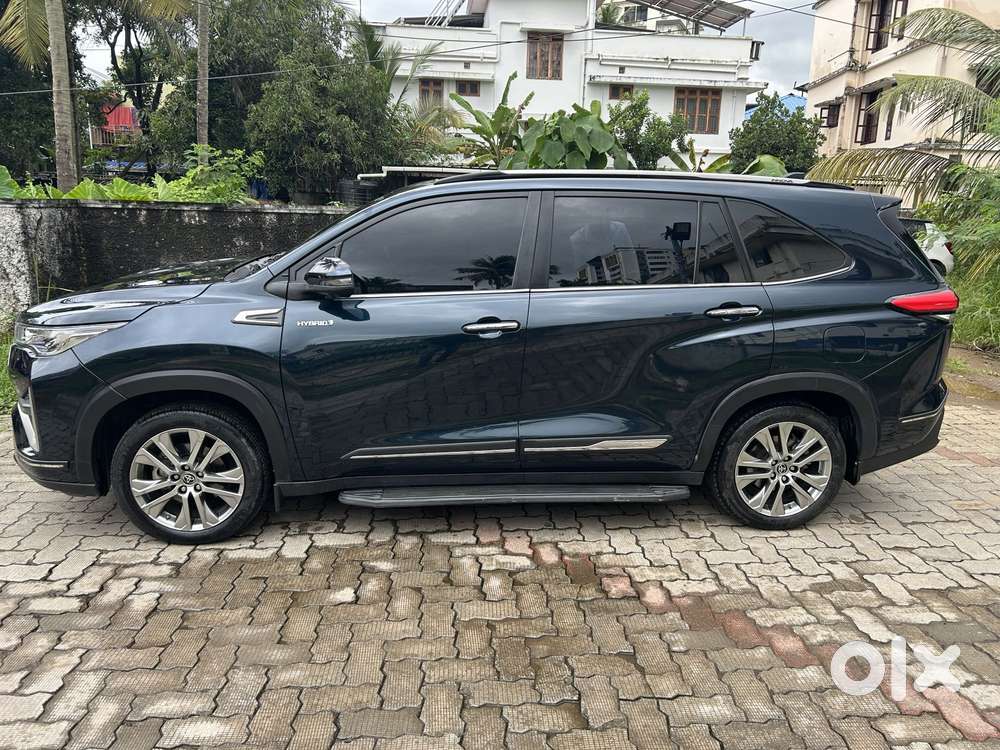 Toyota Innova Hycross Zx(o), 2023, Petrol
