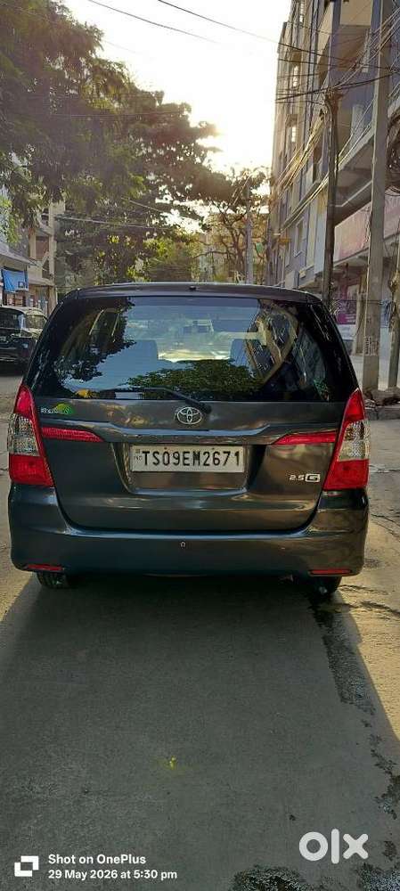 Toyota Innova 2.5 G (diesel) 8 Seater Bs Iv, 2016, Diesel