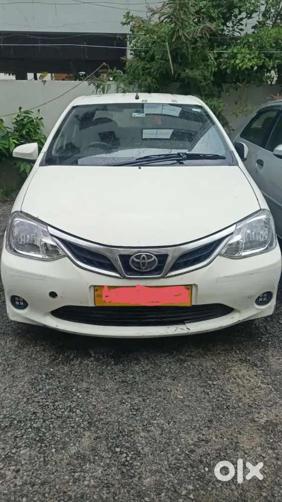 2nd Toyota Etios 2013 Diesel Manual Car