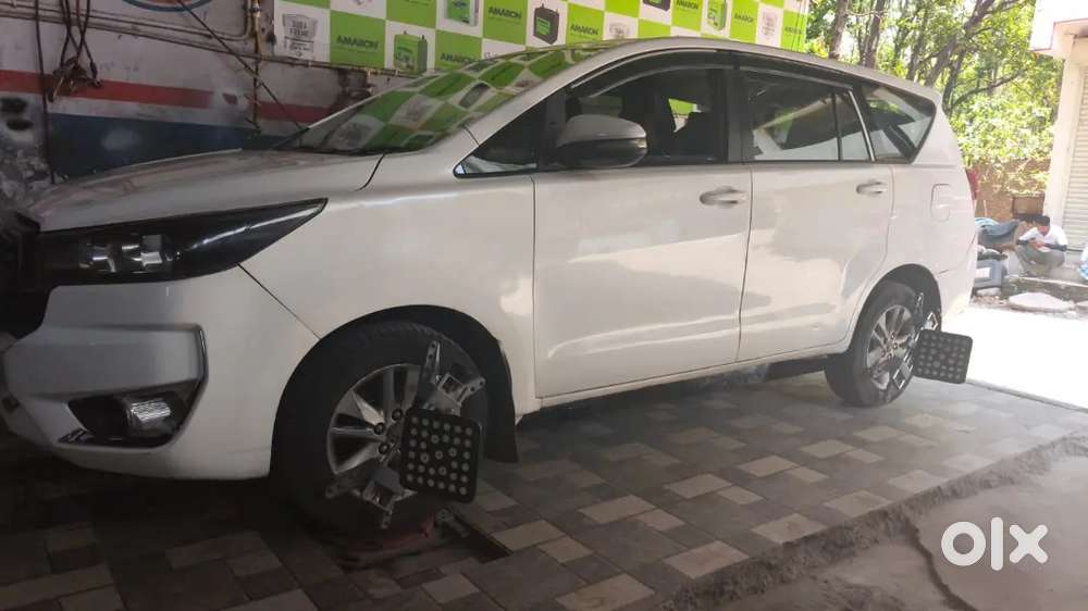 Toyota Innova Crysta 2.7 V 2019