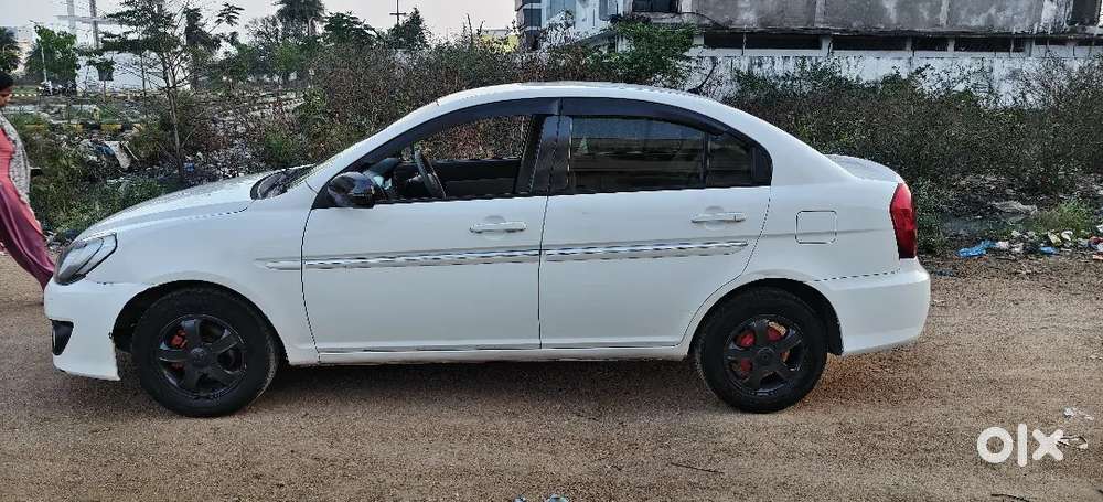 Hyundai Verna 2010 Petrol 83000 Km Driven
