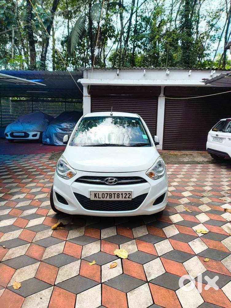 Hyundai I10 Sportz At, 2012, Petrol