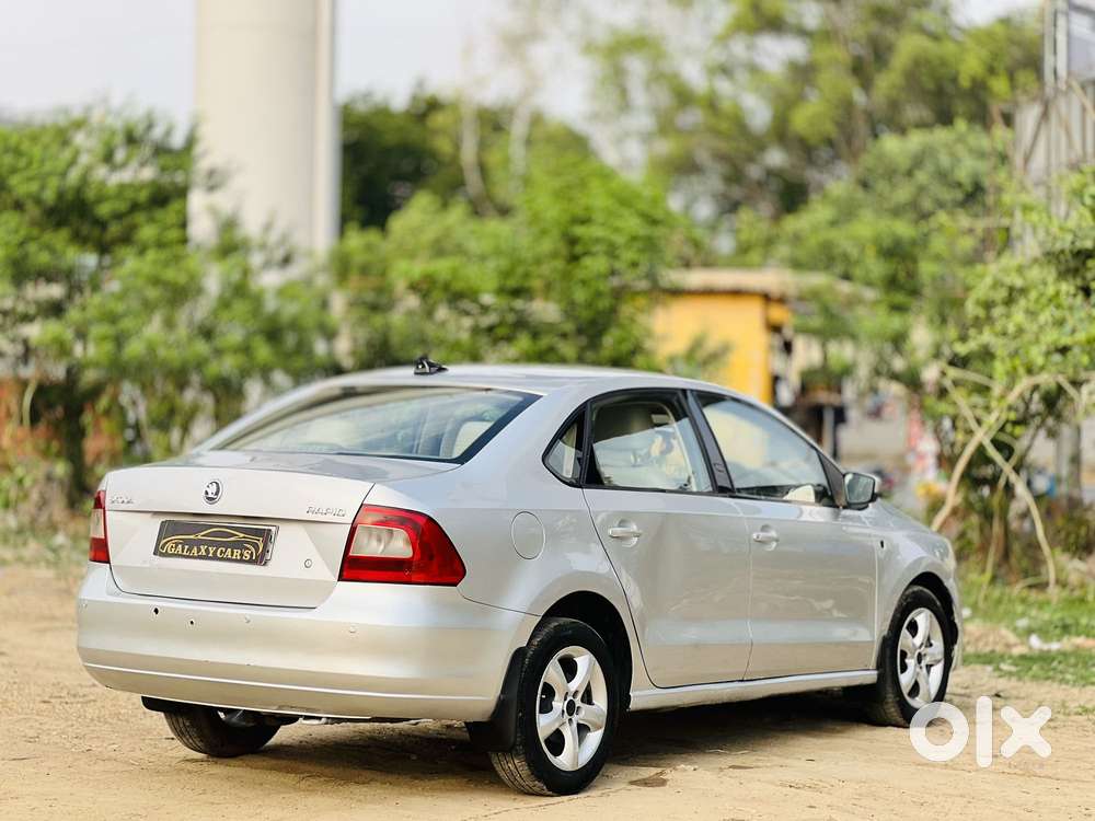 Skoda Rapid 1.6 Mpi Elegance Plus, 2013, Petrol