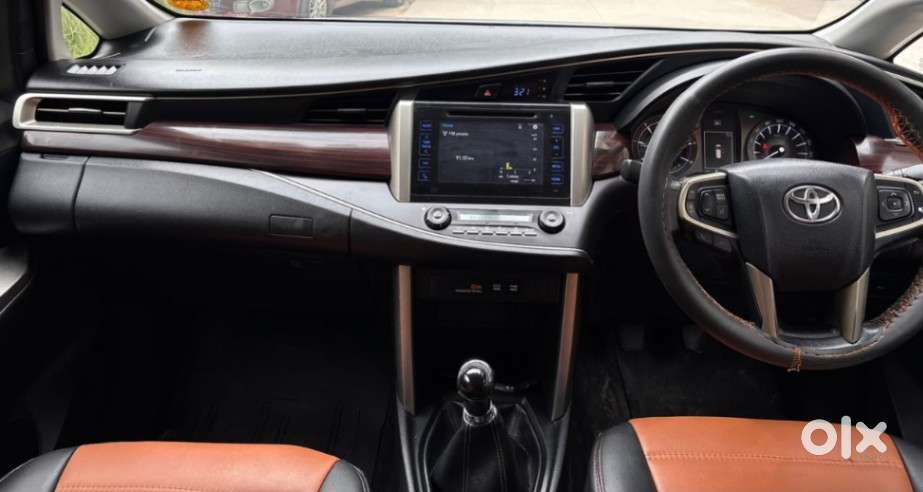 Toyota Innova Crysta 2.4 V 8 Str, 2016, Diesel