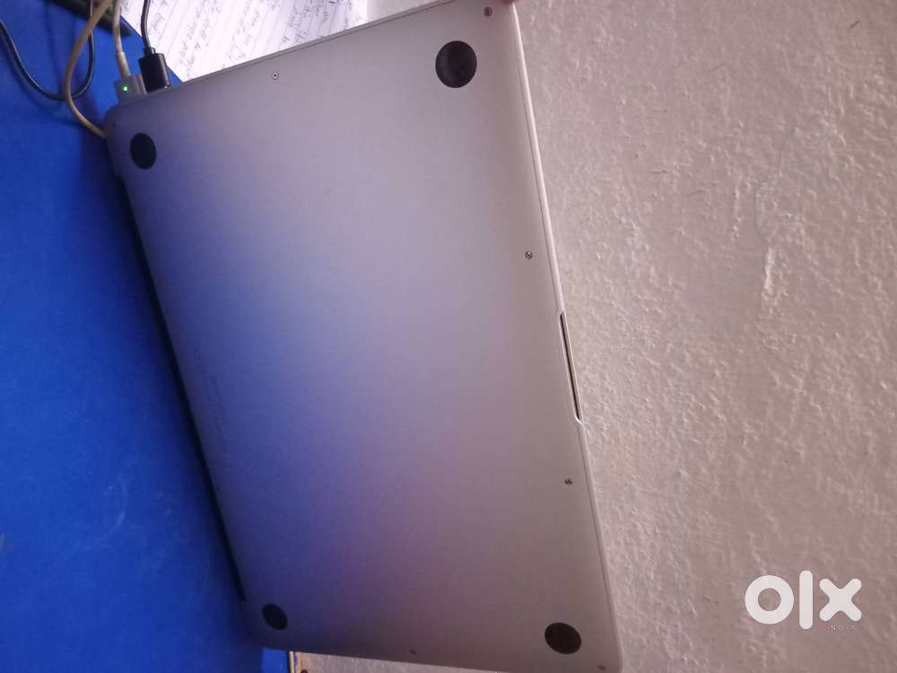 Macbook air,intel core i5 128 gb 4 ram