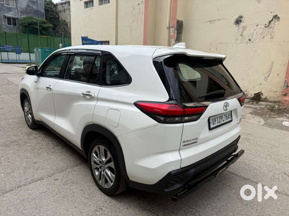 Toyota Innova Hycross 2.0 Zx Hybrid 7 Str, 2024, Petrol