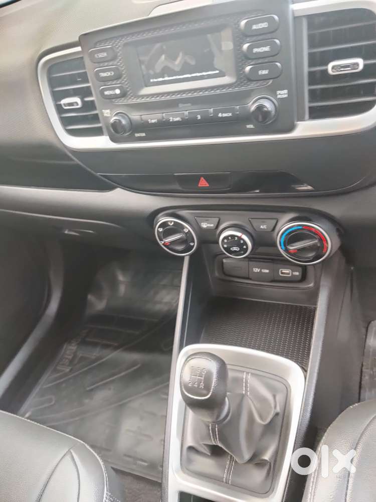 Hyundai Venue S 1.2 Petrol, 2022, Petrol