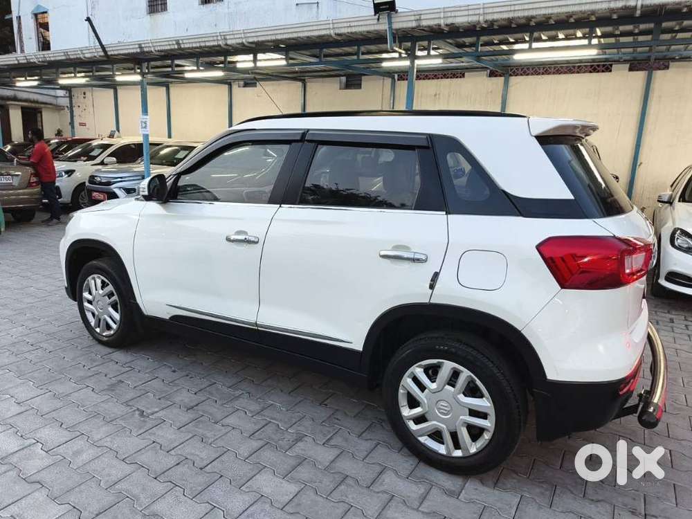 Maruti Suzuki Brezza Vxi At, 2022, Petrol
