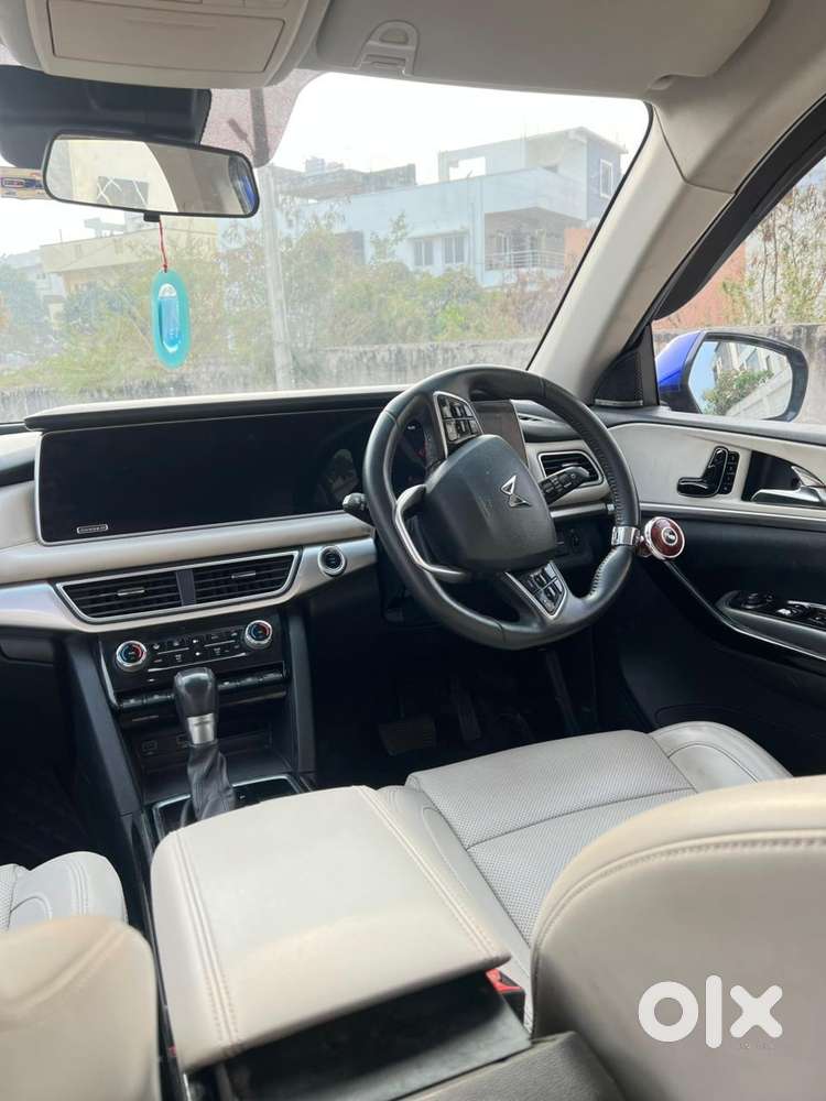Mahindra Xuv700 2.2 Ax 7 Diesel At Str, 2022, Diesel