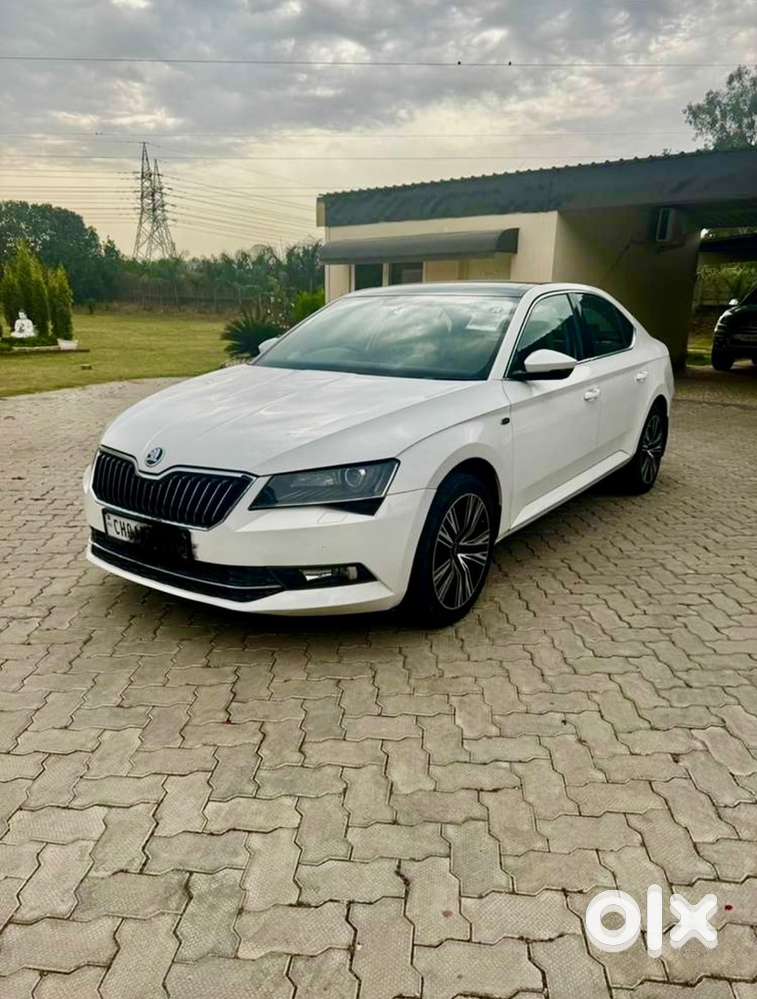 Skoda Superb Petrol 2016