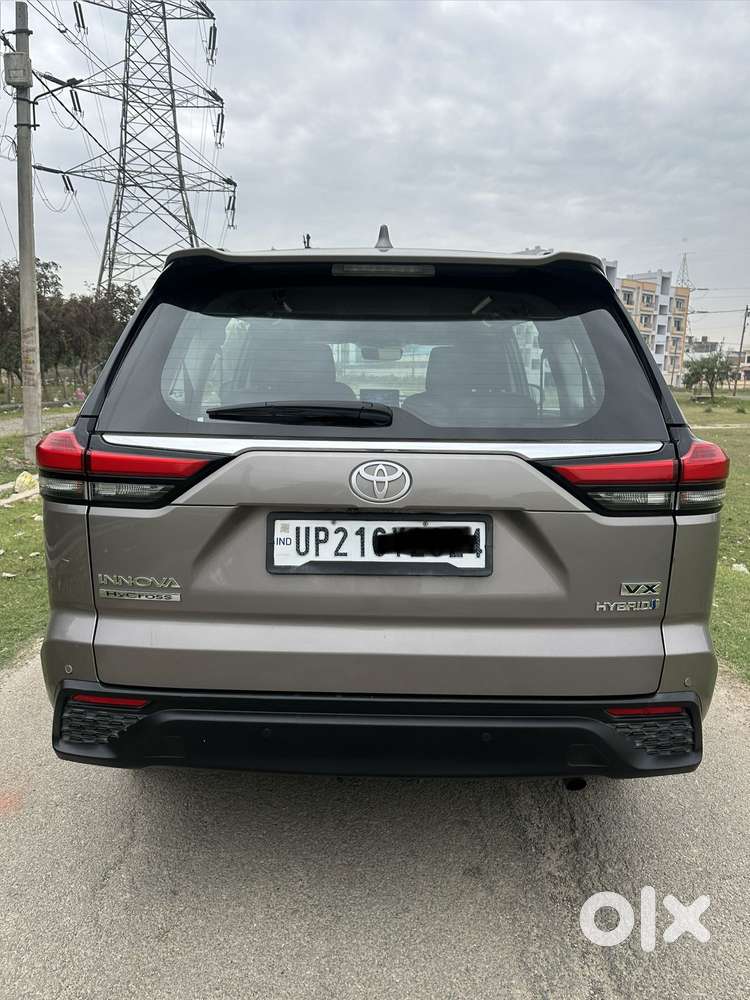 Toyota Innova Hycross 2.0 Vx Hybrid 7 Str, 2023, Petrol