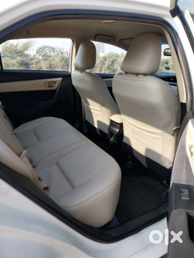 Toyota Corolla Altis 2013-2017 G At, 2015, Petrol