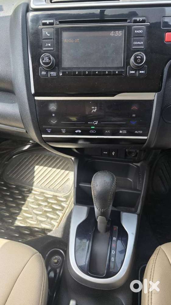 Honda Jazz V Automatic, 2015, Petrol