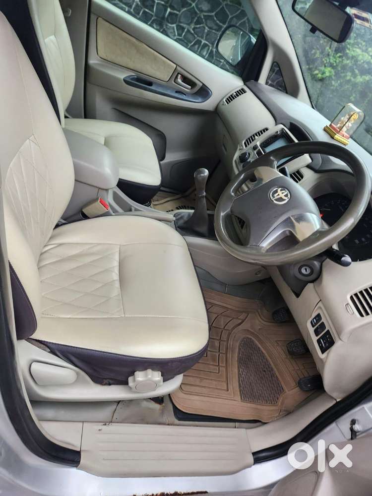 Toyota Innova 2.5 G (diesel) 8 Seater, 2014, Diesel
