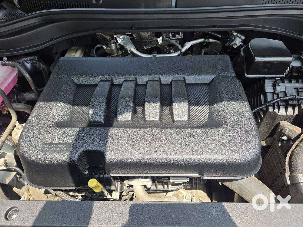 Mahindra Xuv700 2.2 Ax 7 Diesel Mt Luxury Pack Str, 2025, Diesel