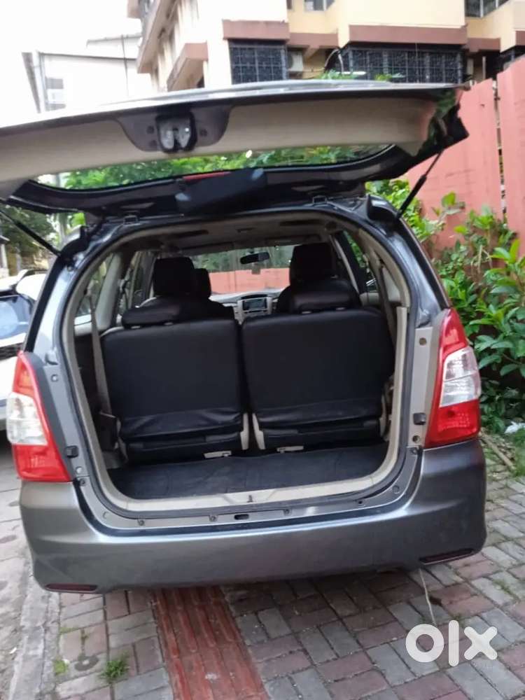 Toyota Innova 2012