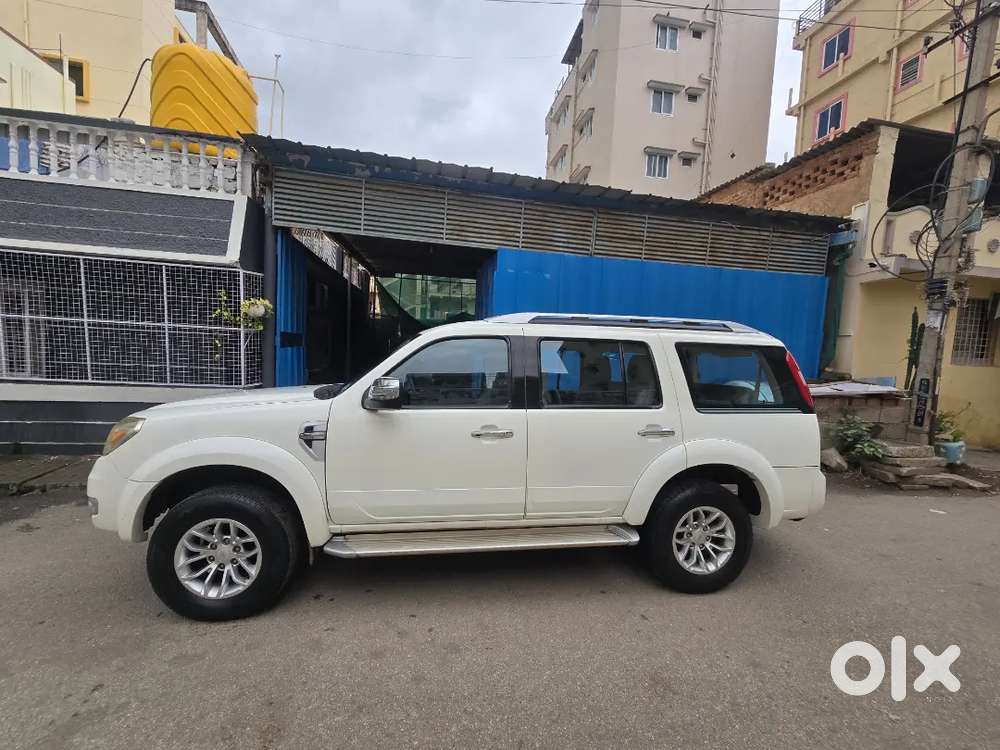 Ford Endeavour Titanium 4x4 2014
