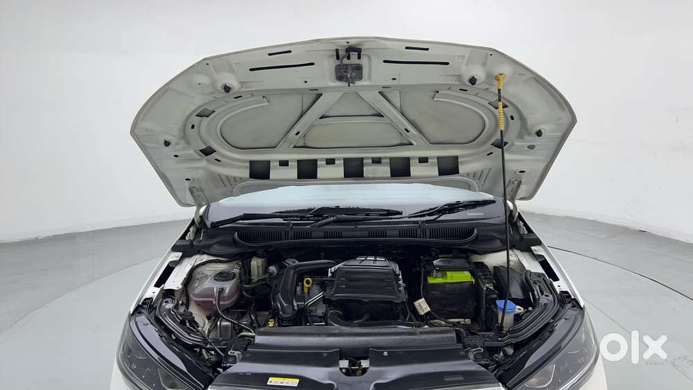 Skoda Slavia Style 1.0l Tsi At, 2022, Petrol
