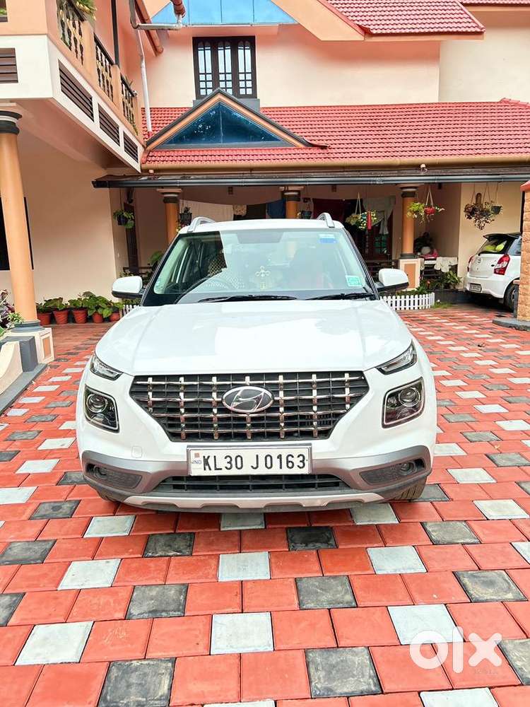 Hyundai Venue Petrol Automatic 2021 Car