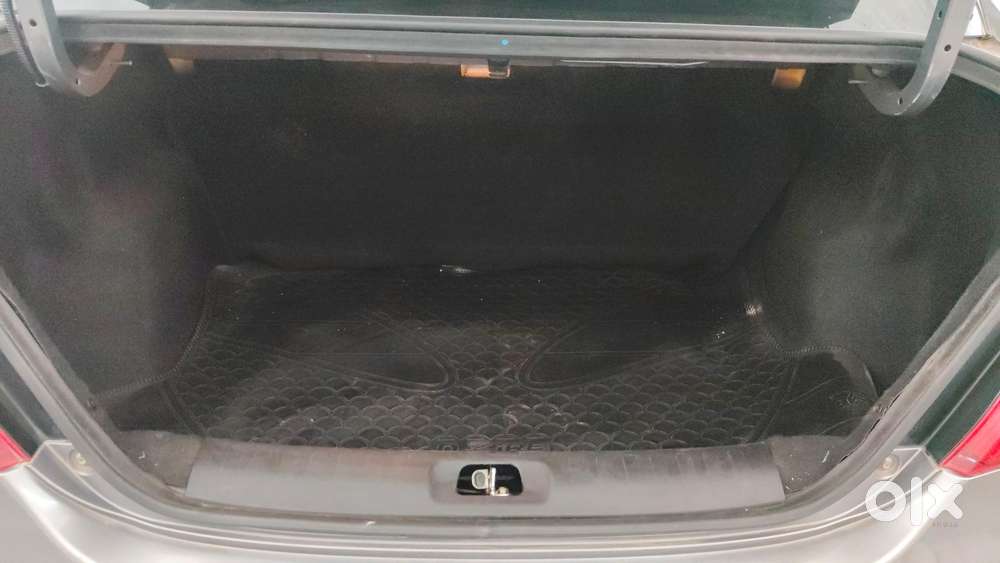 Maruti Suzuki Swift Dzire 1.2 Zxi Bsiv, 2014, Petrol
