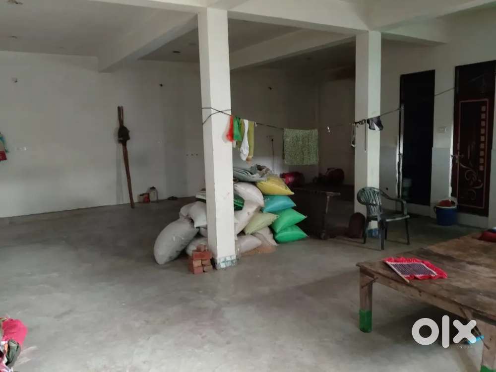 My house floor is empty ...and I want it to rent