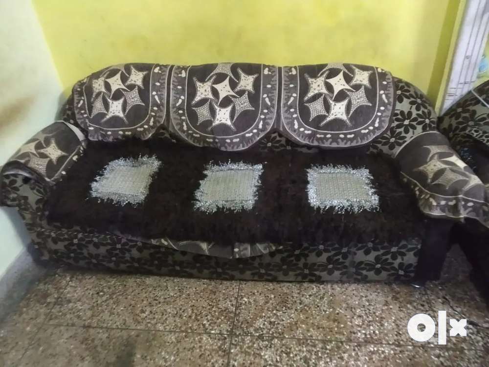 Maharaja deals sofa olx