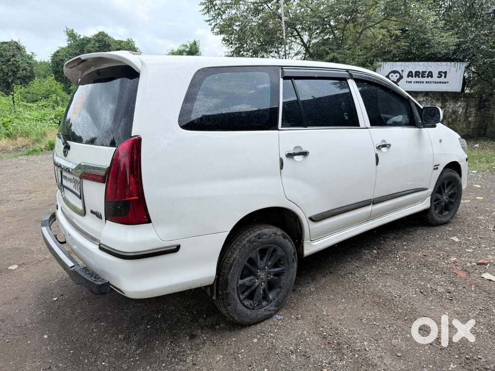 Toyota Innova 7 Str 2012