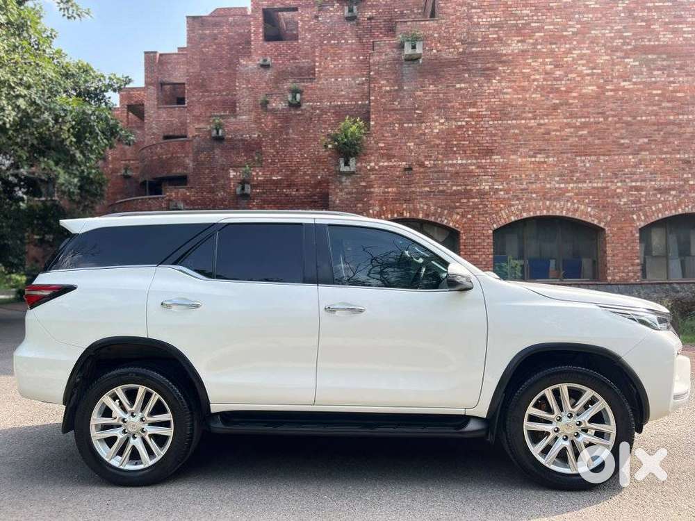 Toyota Fortuner 4x2 At 2.7 Petrol, 2024, Petrol
