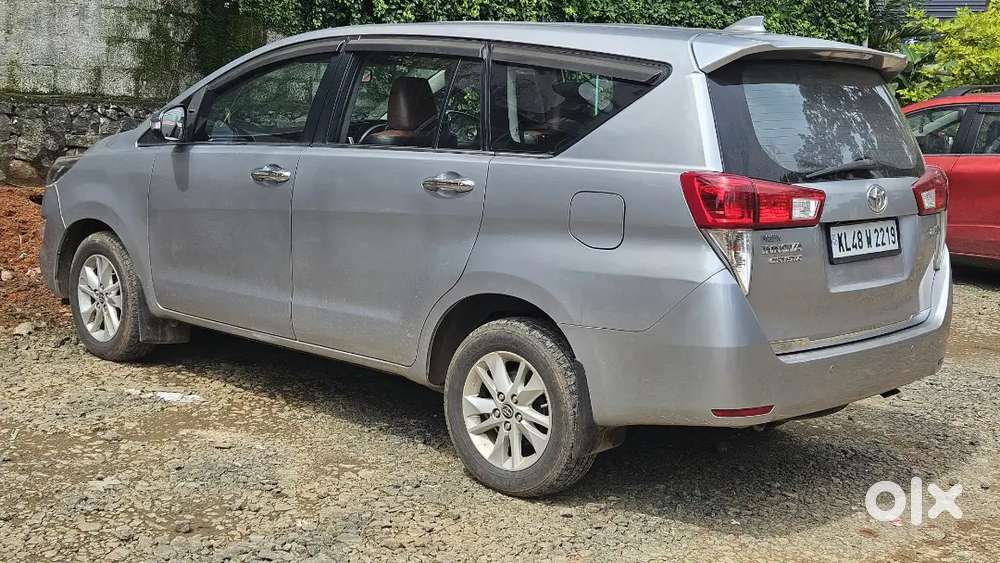 Toyota Innova Crysta 2.8z Automatic 2016