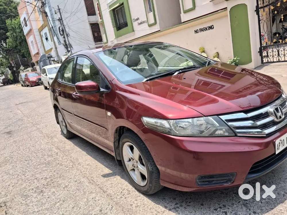 Doctor Used Honda City V Petrol 2013