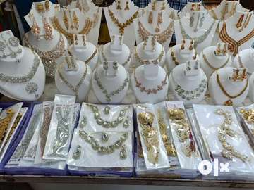 Artificial jewellery and cosmetic 1785577463