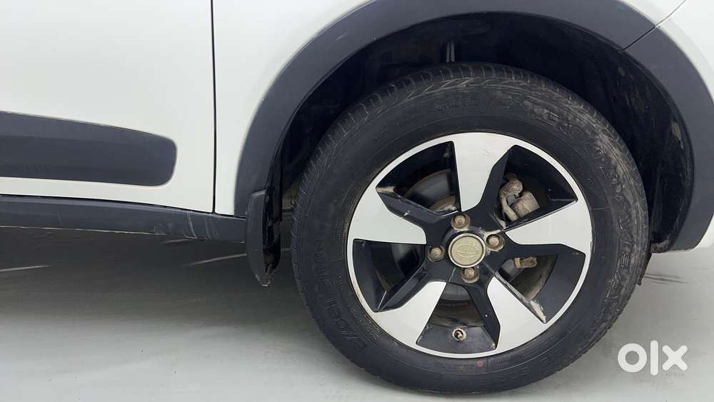 Tata Nexon 1.2 Revotron Xza Plus (l), 2019, Petrol