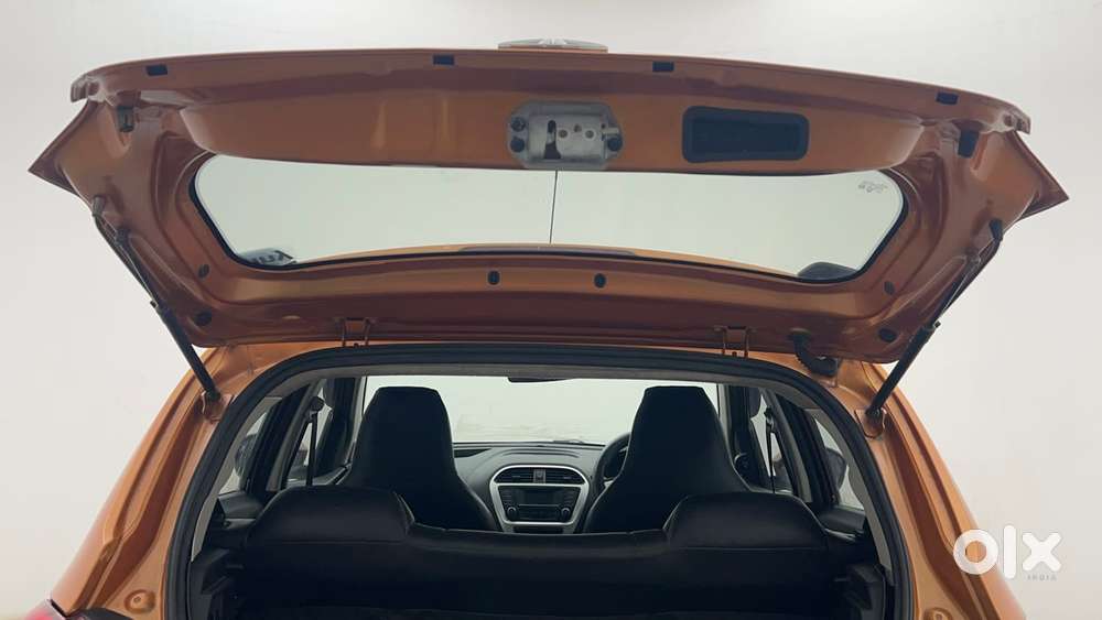 Tata Tiago 1.2 Revotron Xt, 2016, Petrol