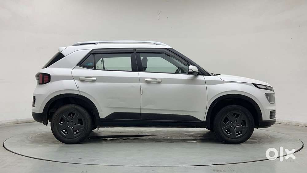 Hyundai Venue 1.2 S (o), 2023, Petrol