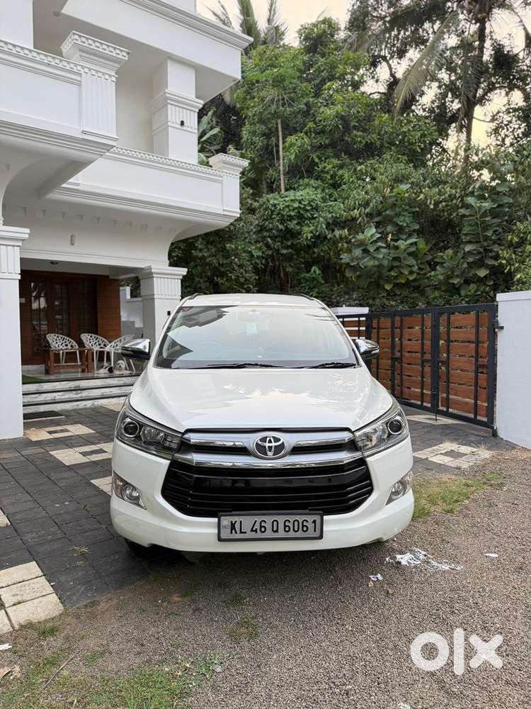 Toyota Innova Crysta 2017 Diesel 142000 Km Driven