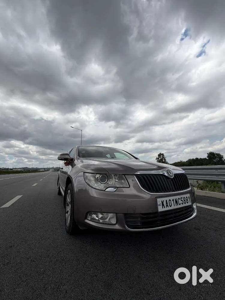 Skoda Superb 2011 Petrol 80452 Km Driven