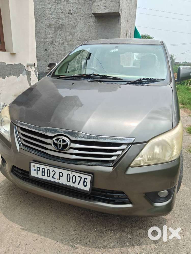 Toyota Innova Grey Diesel 2012