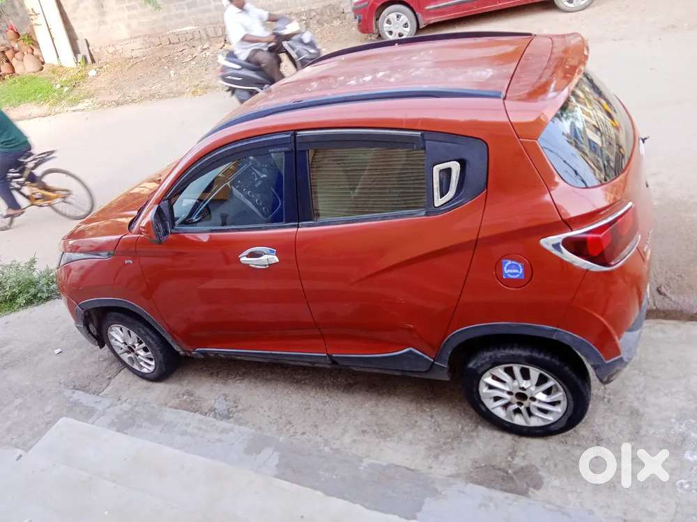 Mahindra Kuv 100 K6 Plus 2017