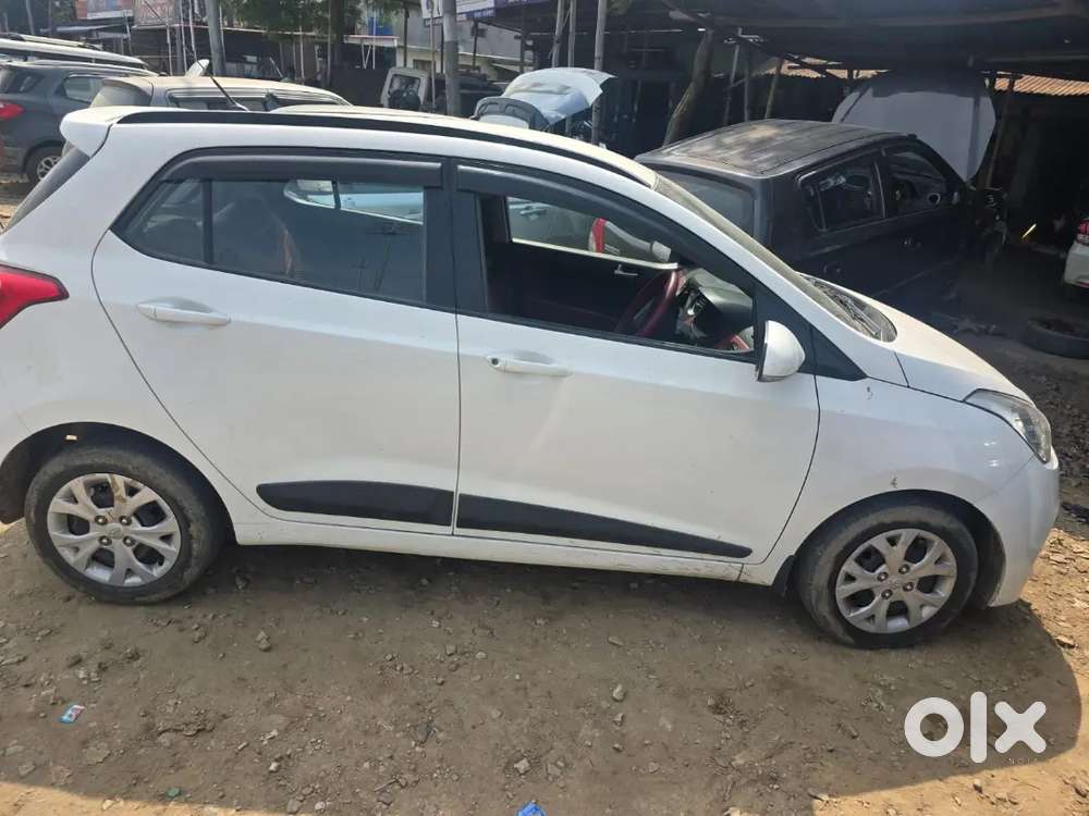 2017 Hyundai Grand I10 Prime ( Sportz ) 1.1 Crdi T