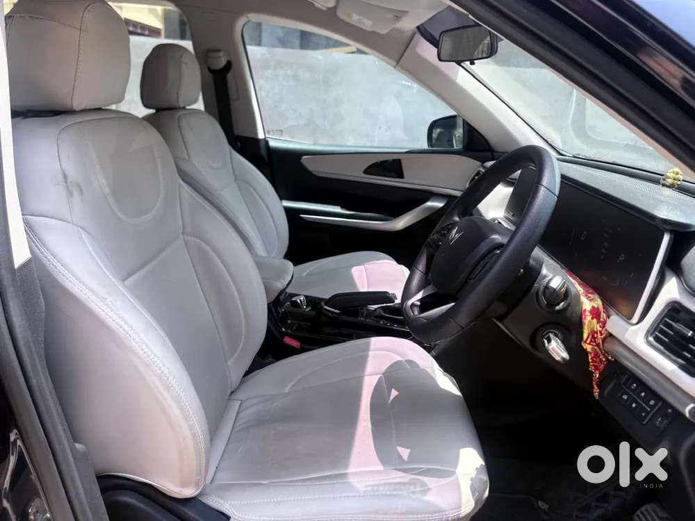 Mahindra Xuv700 2.2 Ax 3 Diesel At 5 Str, 2022, Diesel
