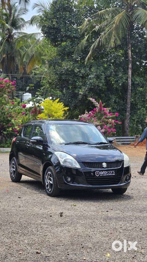 Maruti Suzuki Swift Vxi + Manual, 2012, Petrol