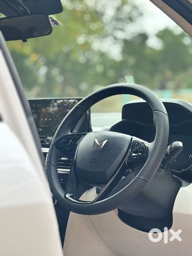 Mahindra Xuv 3xo Ax5 Pm Mt, 2025, Petrol