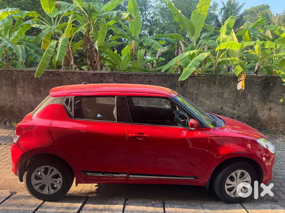 Maruti Suzuki Swift Vxi + Manual, 2021, Petrol