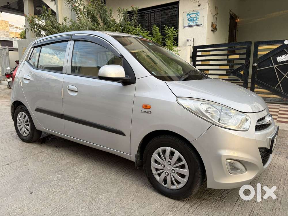 Hyundai I10 Sportz, 2015, Petrol