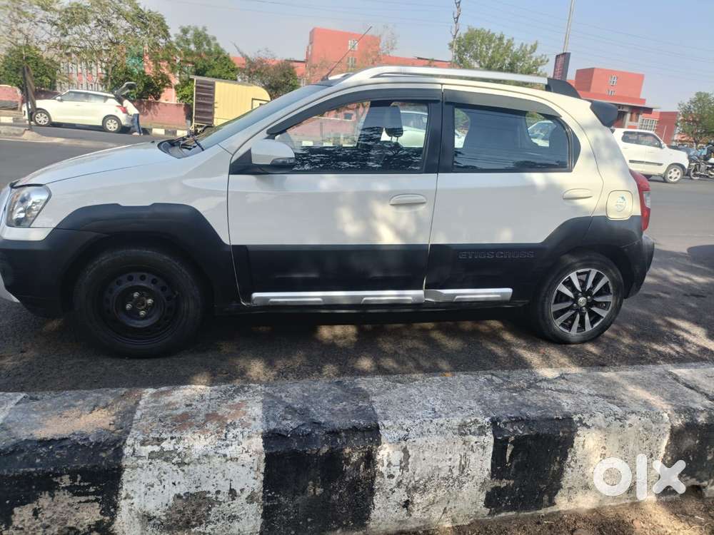 Toyota Etios Liva 1.2 G, 2015, Cng & Hybrids