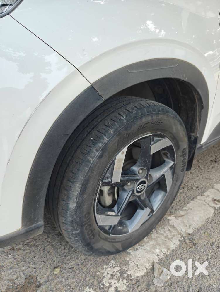 Hyundai Venue 2020 Petrol Well Maintained