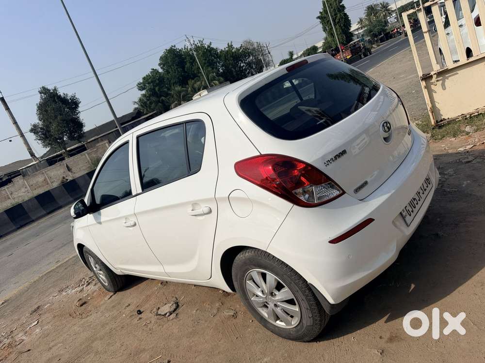 Hyundai I20 Sportz 1.4 Crdi 6 Speed Bs-iv, 2014, Diesel