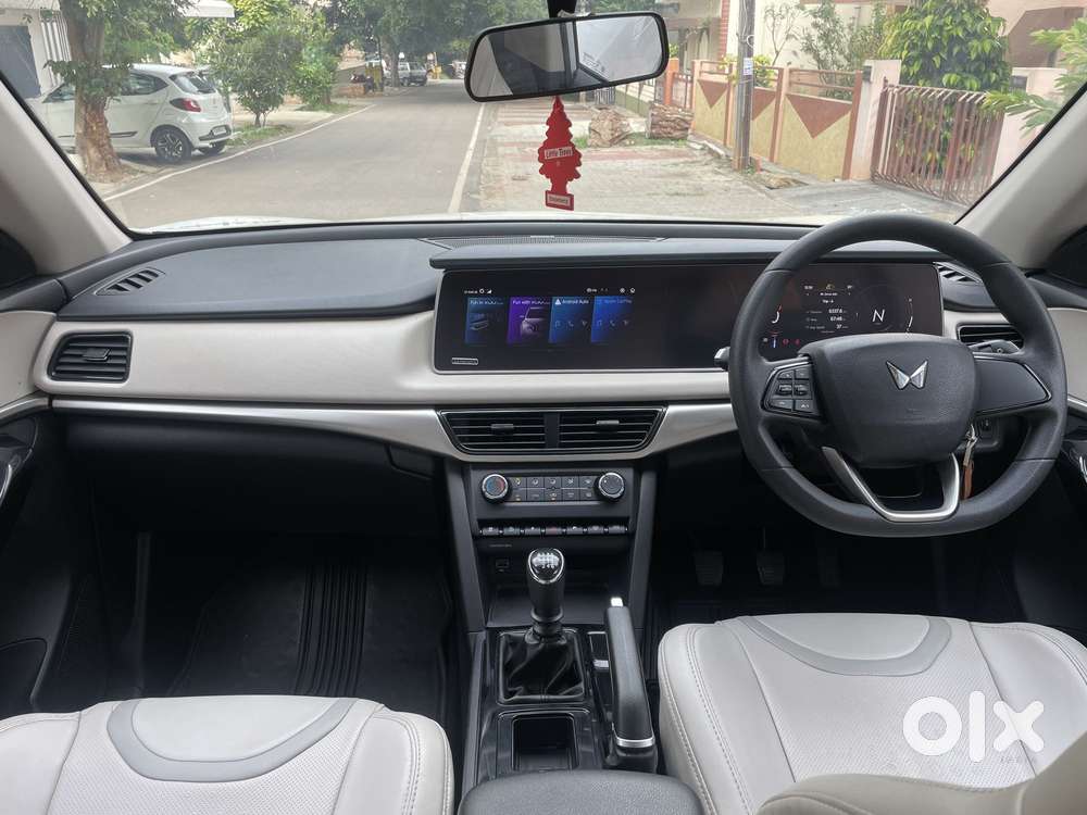 Mahindra Xuv700 2.2 Ax 5 Diesel Mt 7 Str, 2024, Diesel