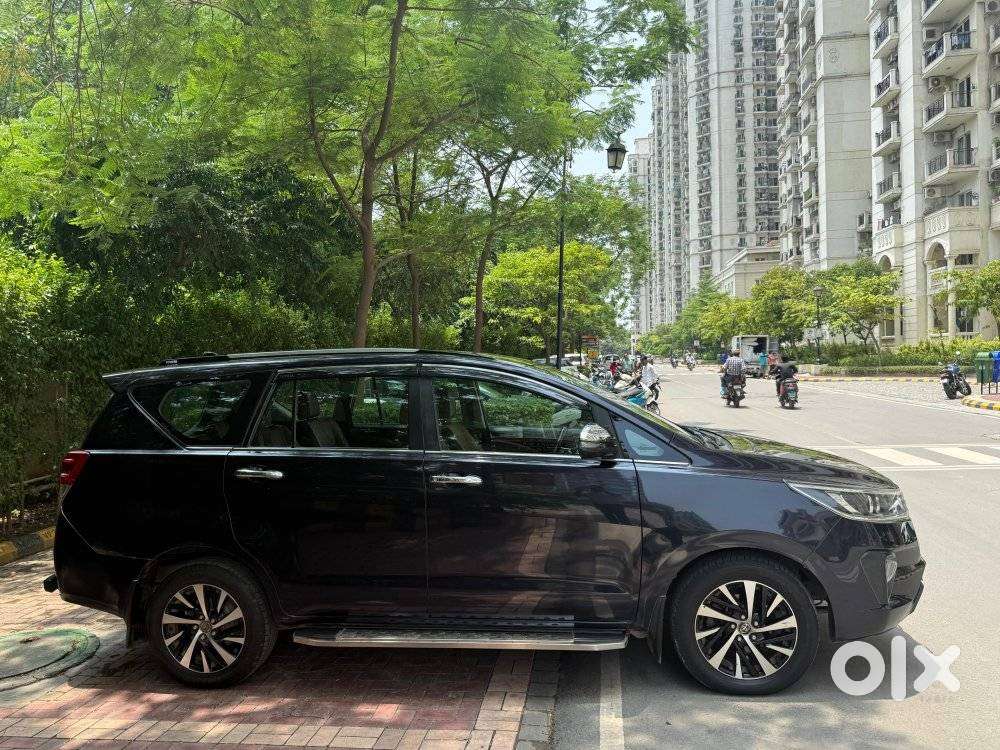 Toyota Innova Crysta 2.4 Z 7 Str, 2022
